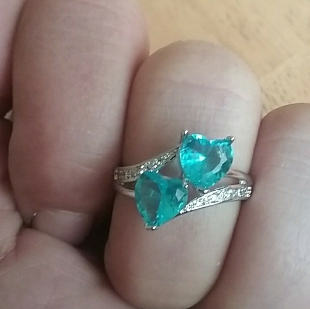 Beautiful 925 Silver ring with aqua zirconias